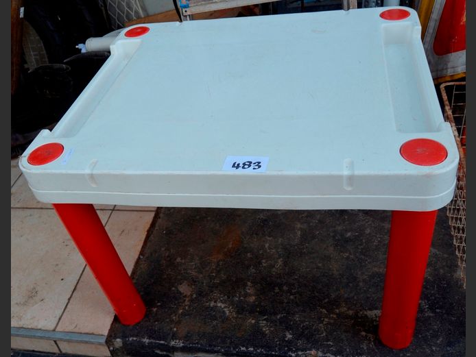 PLASTIC CHILDREN'S TABLE, 73 x 60 x 53cm
