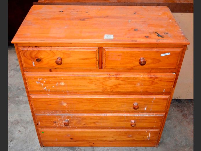 PINE 2-OVER-4 CHEST OF DRAWERS, 90 x 46 x 92cm [Some knobs needed, sanding & varnish needed]
