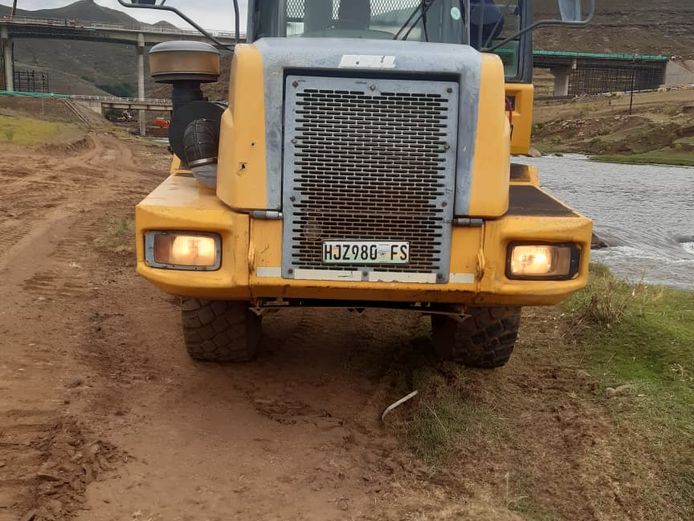 2003 BELL WATER CART B20D - 18000L - STC