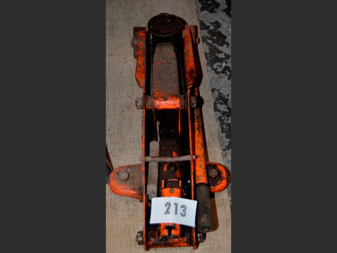 HYDRAULIC TROLLEY JACK