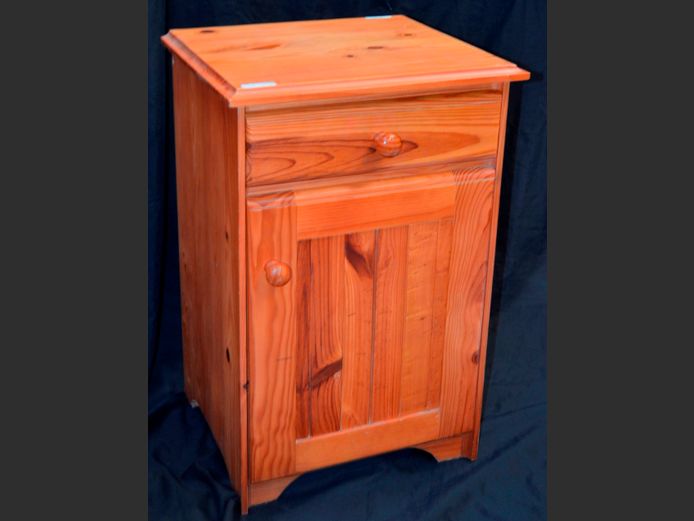 PINE SINGLE DOOR, SINGLE DRAWER BEDSIDE PEDESTAL, 44 x 38 x 68cm