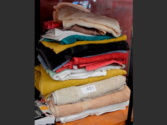 ASSORTED BATH SHEETS, BATH TOWELS, etc