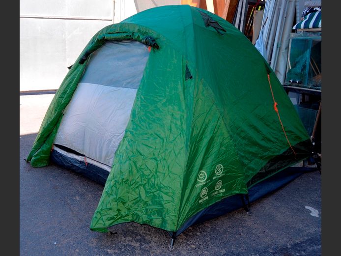 NATURAL INSTINCTS HIGHVELD 4-PERSON TENT [Condition unknown]