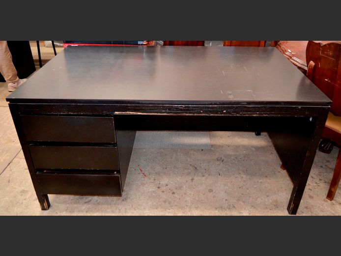 BLACK PAINTED 3-DRAWER DESK, 152 x 90 x 75cm