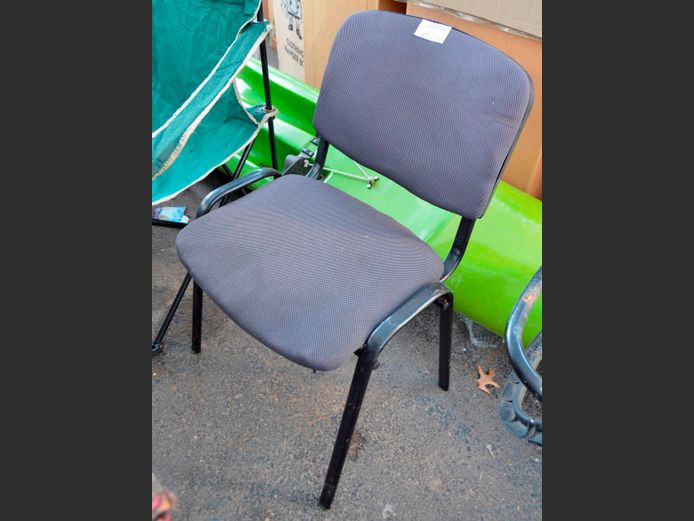 GREY VISITOR'S CHAIR