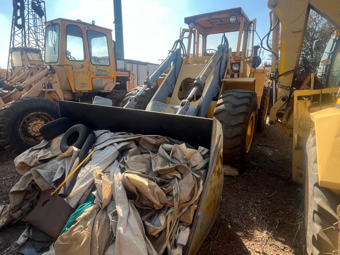 VOLVO Front end Loader