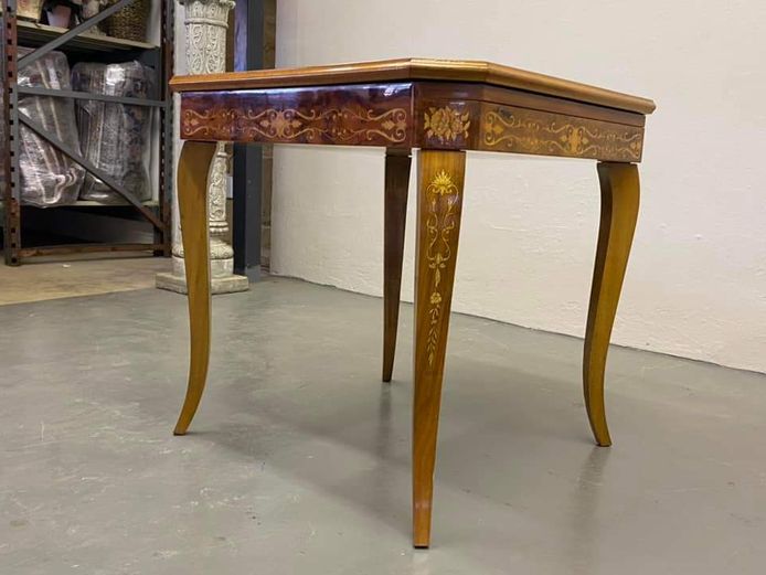 Italianate games table