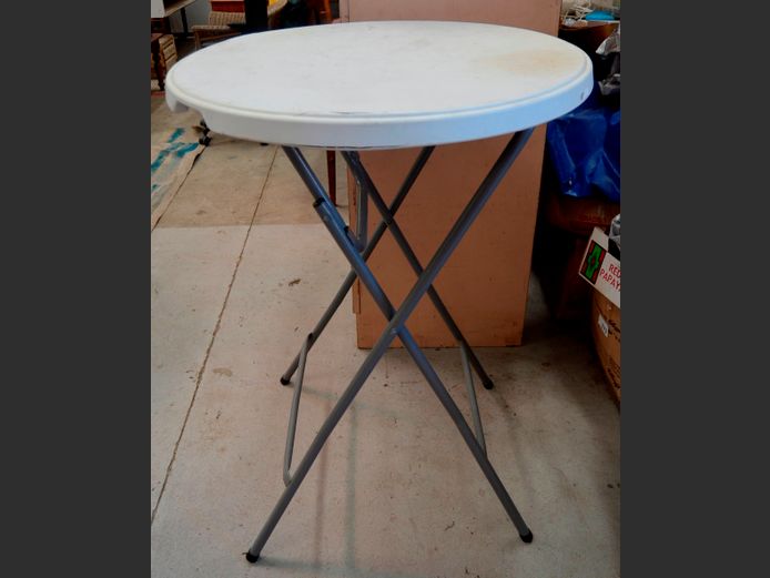 GREY PLASTIC CIRCULAR FOLDING TABLE, 81cm Diameter x 110cm High [#: 421507272]