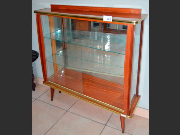 MID-CENTURY SAPELE MAHOGANY MIRROR BACK DISPLAY CABINET, 104 x 32 x 102cm [1 Door needed]