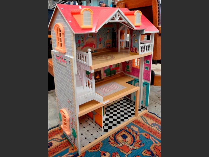 DOLL'S HOUSE, 62 x 33 x 77cm