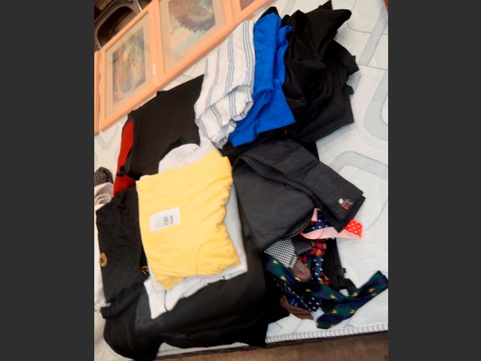 LOT: CLOTHING