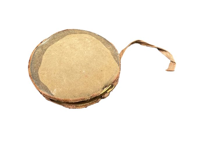 Vintage 1950s Kigu of London Gold-Tone Guilloché & Floral Loose Powder Compact – With Original Slip Sachet