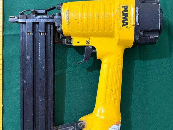 Medium Puma Staple Gun 