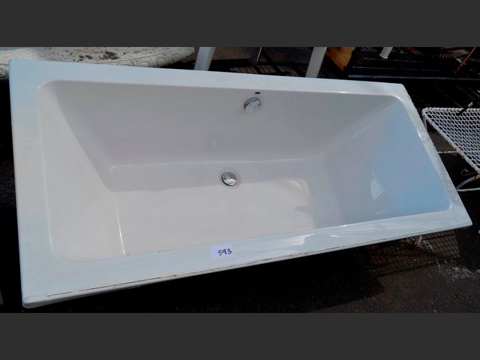 WHITE BATH, 169 x 75cm