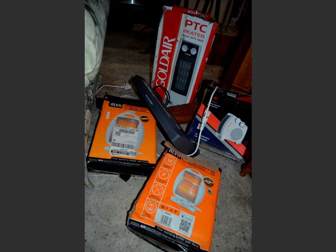 LOT OF 5 HEATERS: BAR & FAN [Faulty]