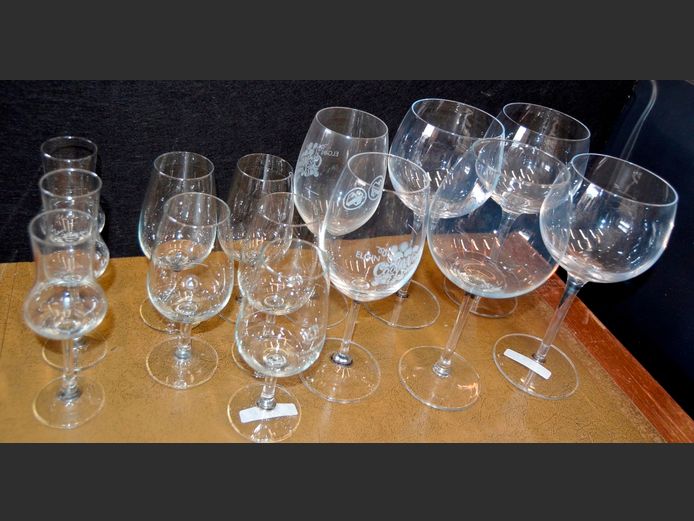 DRINKING GLASSES: WINE, PORT, etc