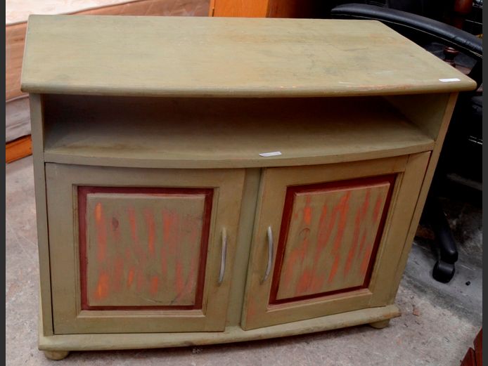 PINE UNDER GREEN PAINT 2-DOOR TV STAND, 86 x 46 x 66cm