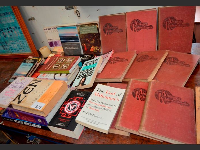 BOOKS: RECIPE, AFRIKAANSE KINDERENSIKLOPEDIE, etc