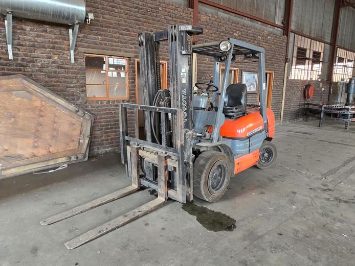 1997 Toyota Forklift (STC)