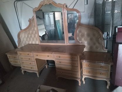 Dressing table set