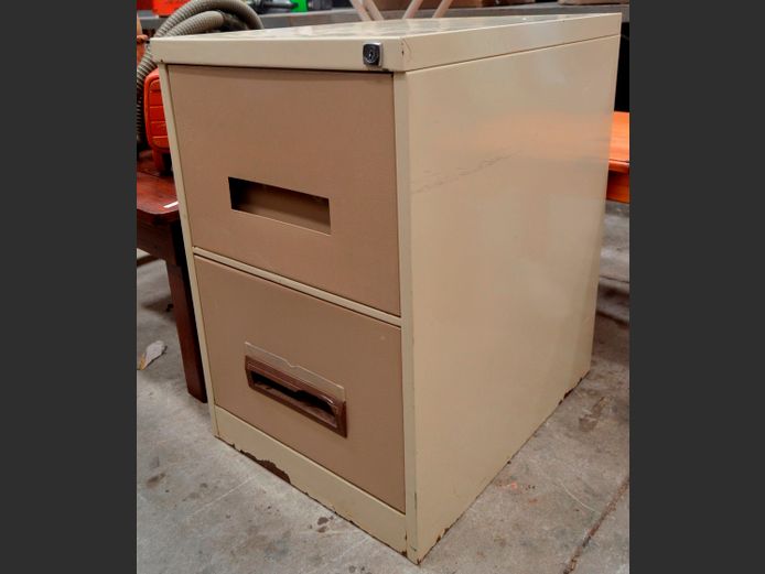 CREAM STEEL 2-DRAWER FILING CABINET, 63 x 47 x 72cm [Rust to base, plastic handle to top drawer needed]