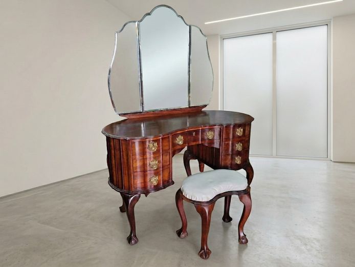Queen Anne Style Mahogany Kidney-Shaped Dressing Table with Tri-Fold Mirror & Stool