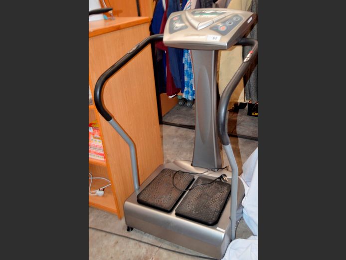 POWER PLATE [Switches on]