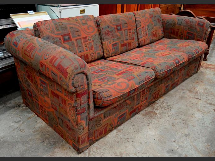 MULTI-COLOURED UPHOLSTERED 3-SEATER COUCH, 220 x 95cm [Cat scratches, needs a clean]