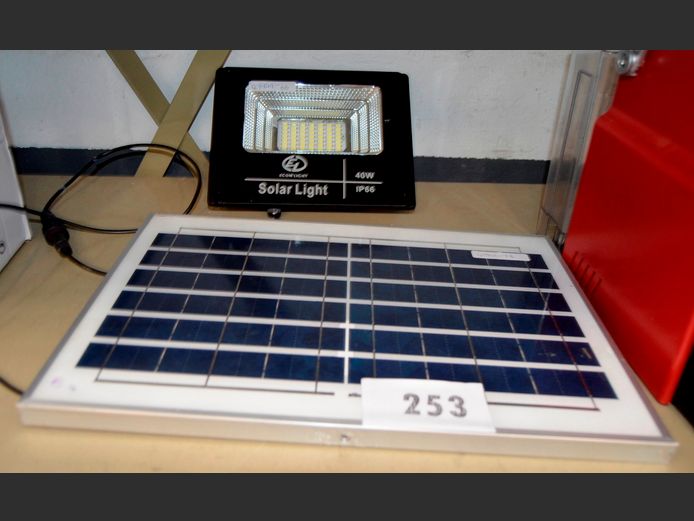 100W SOLAR SPOTLIGHT [Untested]