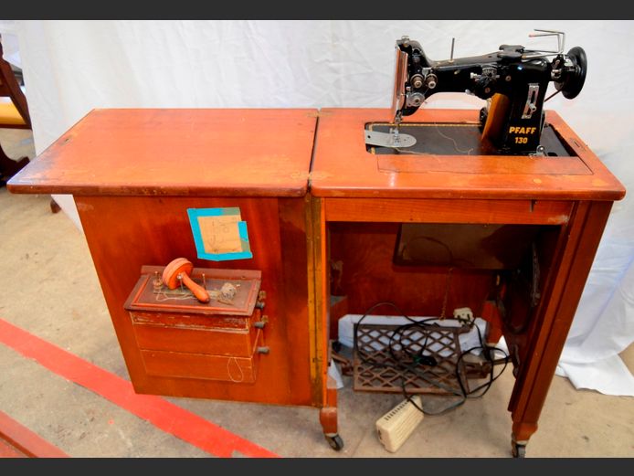 VINTAGE PFAFF SEWING MACHINE IN CABINET, 58 x 43 x 84cm [Untested]