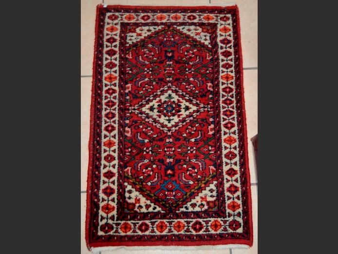 MULTI-COLOURED MAT, 92 x 57cm