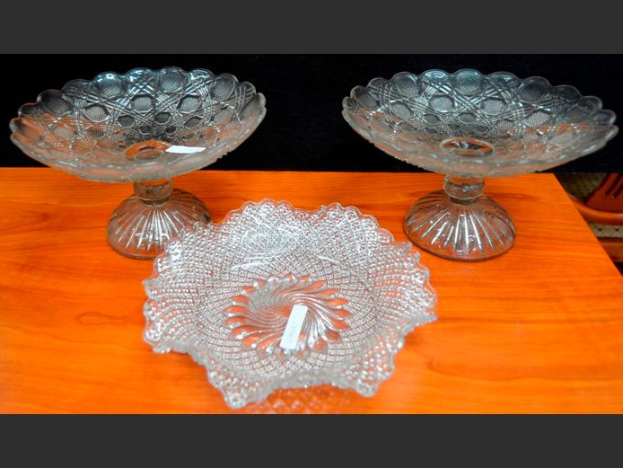 LOT: 2 x GLASS TAZZA STANDS, 22cm Diameter x 13cm High, & A SWEETS DISH, 21cm Diameter