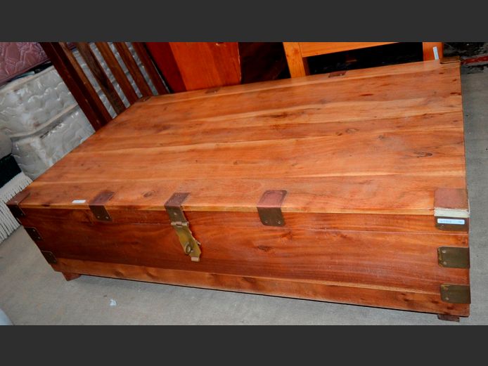 BLACKWOOD COFFEE TABLE WITH STORAGE SPACE & BRASS DETAIL, 130 x 79 x 35cm