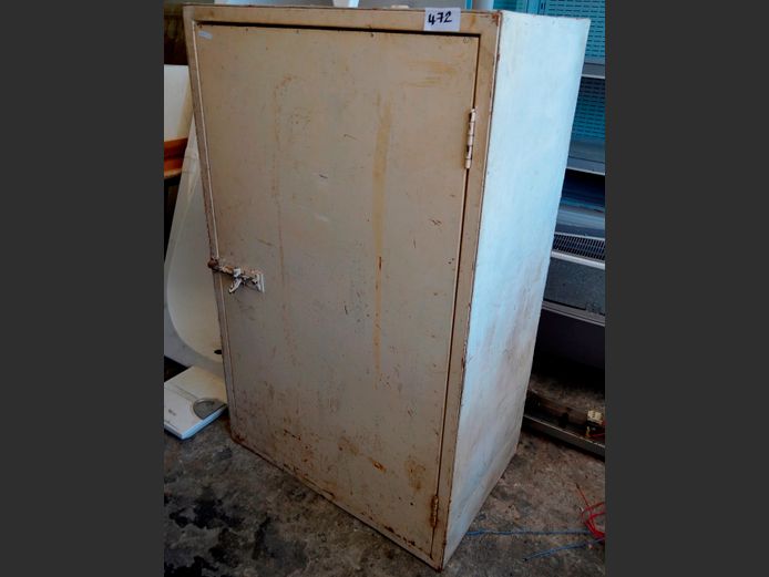 WHITE METAL SINGLE DOOR CABINET, 83 x 53 x 138cm