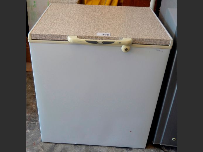 DEFY 210 LITRE CHEST FREEZER [Getting cold]