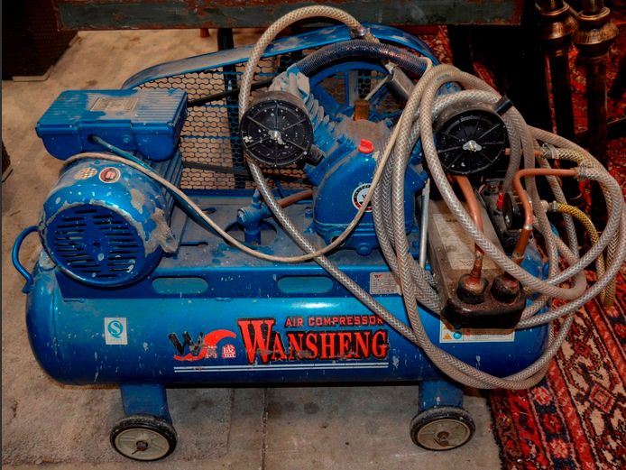 WANSHENG 100 LITRE BELT DRIVEN COMPRESSOR [Switches on, untested further]