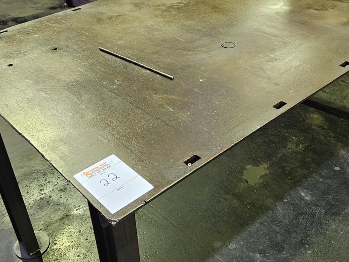 RECTANGULAR METAL WORKBENCHES WITH CLAMP ATTACHMENT
