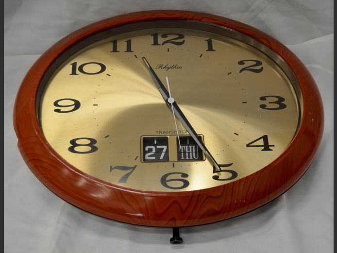 RHYTHM OVAL WALL CLOCK, 40 x 32cm