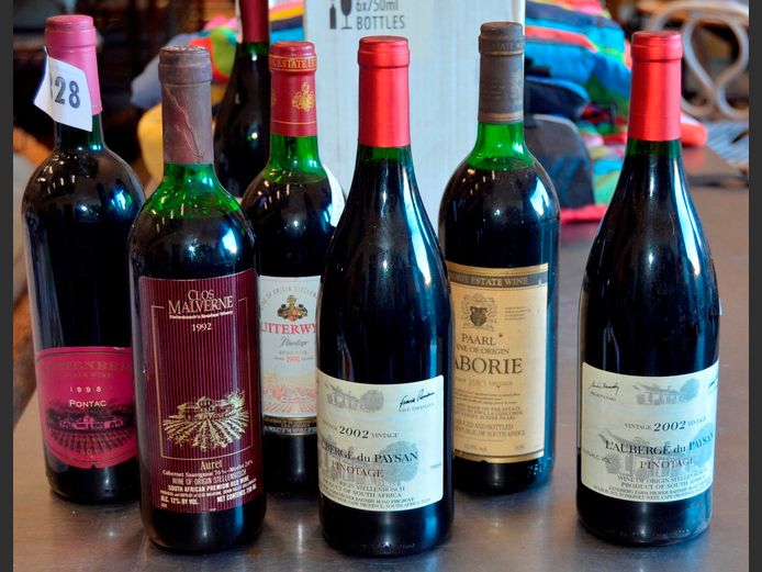 LOT OF 6: BOTTLES ASSORTED RED WINE [Condition of contents unknown]