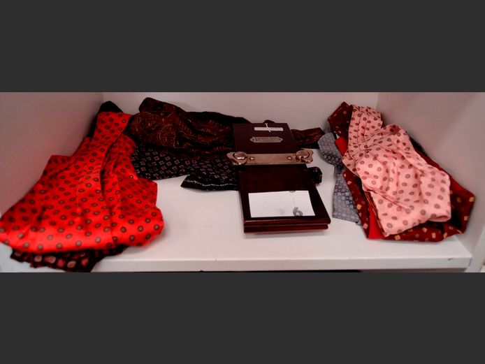 LUXOR BOW TIE PRESS & ASSORTED BOWTIES