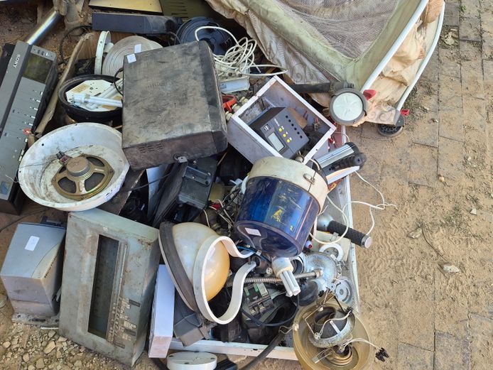LOT LIGHTS, CIRCUIT BREAKERS, APPLIANCES ETC