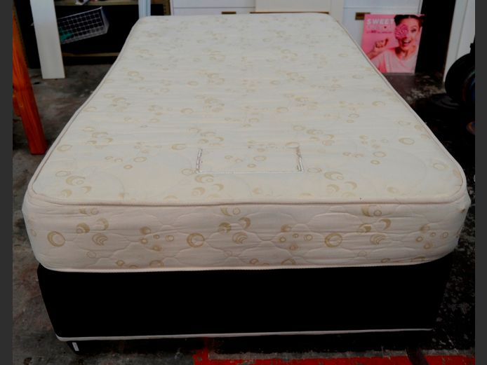 ¾ BED BASE & MATTRESS [Sunken]
