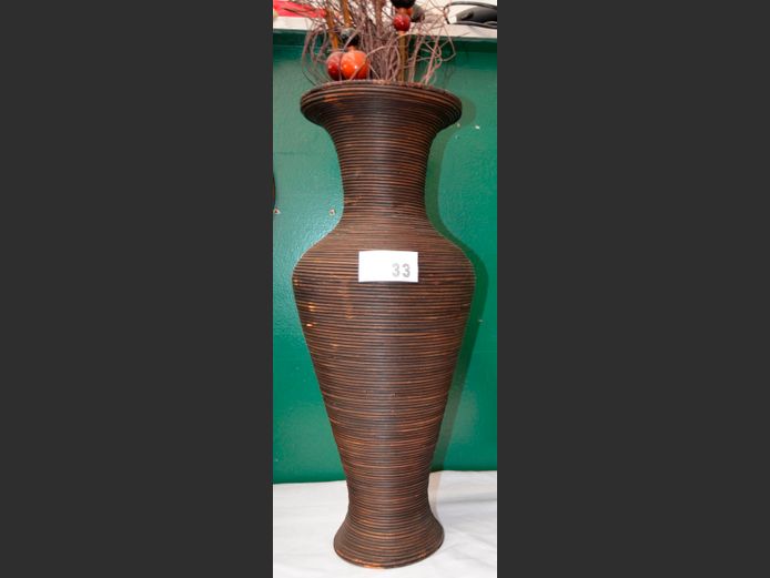 RATTAN VASE WITH EVERLASTING FLOWERS