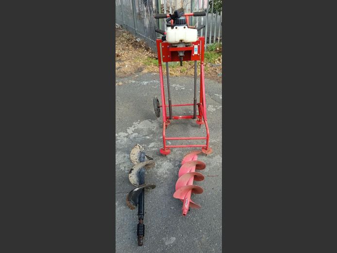 MACAFRICA MAUGER/003 PETROL AUGER DRILL