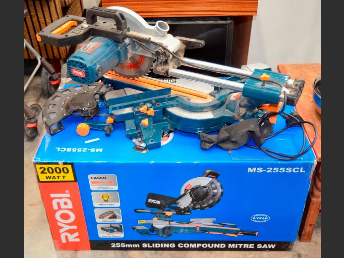 RYOBI SLIDING COMPOUND MITRE SAW [Switches on, untested further]