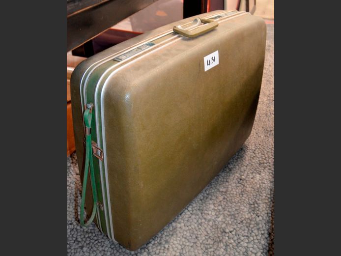 VINTAGE SUITCASE