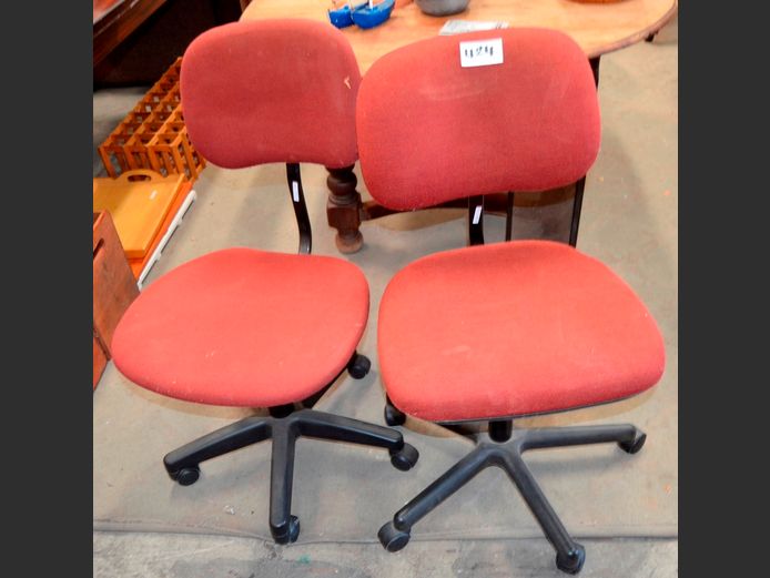 LOT: 2 x BURGUNDY SWIVEL TYPIST'S CHAIRS [Need a clean]