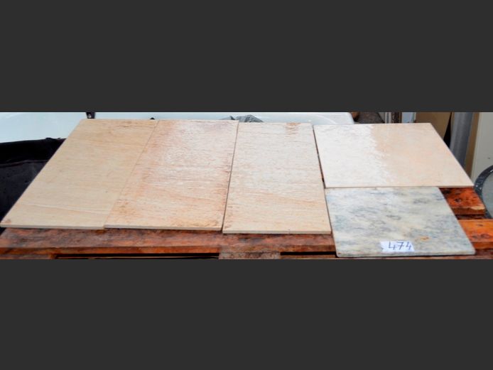 LOT: 5 x TILES