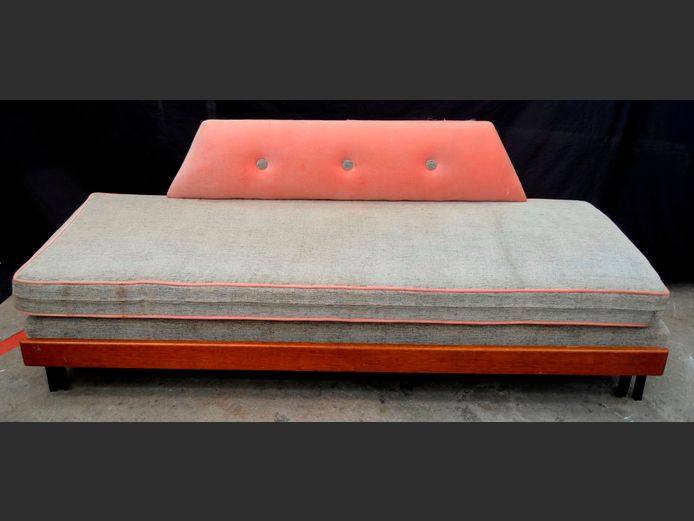 MID-CENTURY SLEEPER COUCH