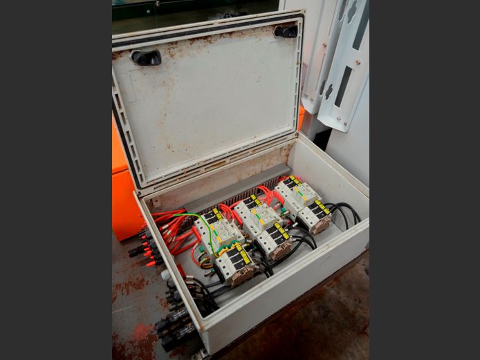 DB BOX WITH FUSE BREAKERS, 35 x 21 x 50cm